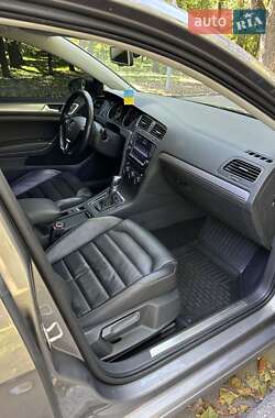 Хэтчбек Volkswagen e-Golf 2015 в Черновцах