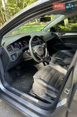 Хэтчбек Volkswagen e-Golf 2015 в Черновцах