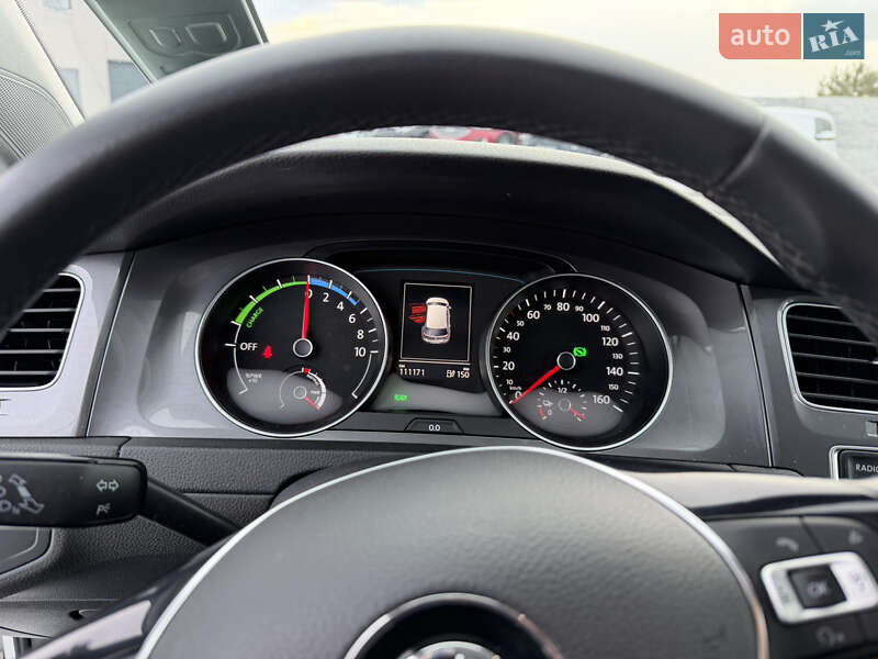 Хетчбек Volkswagen e-Golf 2015 в Рівному