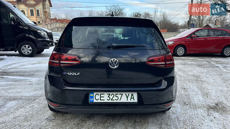 Хетчбек Volkswagen e-Golf 2015 в Чернівцях