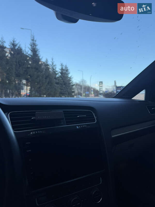 Хетчбек Volkswagen e-Golf 2018 в Тернополі фото 24 Хетчбек Volkswagen e-Golf 2018 в Тернополі