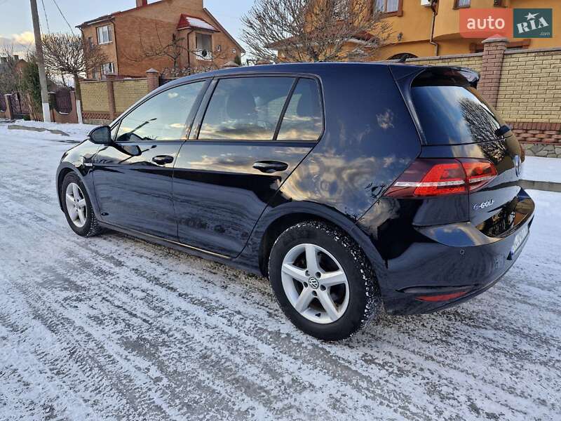 Хетчбек Volkswagen e-Golf 2015 в Луцьку