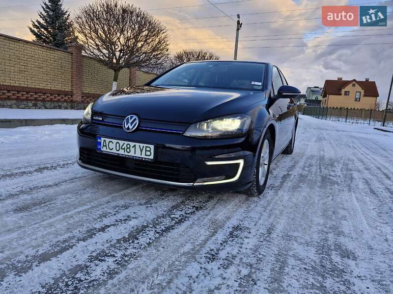 Хетчбек Volkswagen e-Golf 2015 в Луцьку