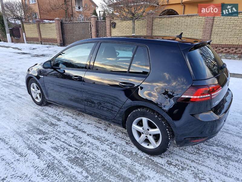 Хетчбек Volkswagen e-Golf 2015 в Луцьку