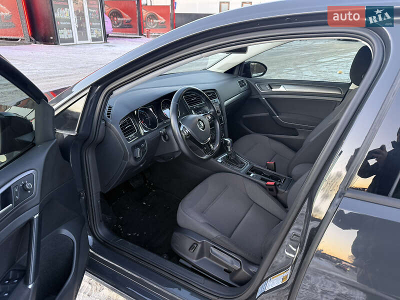 Хэтчбек Volkswagen e-Golf 2019 в Львове