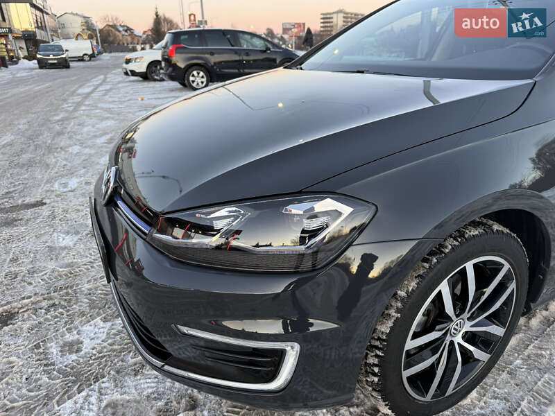 Хэтчбек Volkswagen e-Golf 2019 в Львове