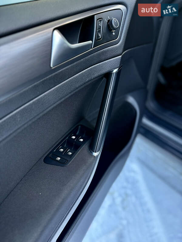 Хетчбек Volkswagen e-Golf 2020 в Бродах