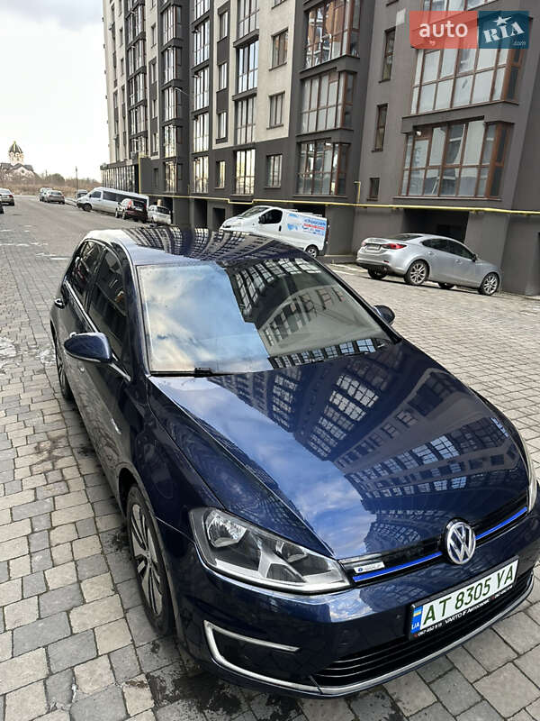 Хетчбек Volkswagen e-Golf 2015 в Івано-Франківську