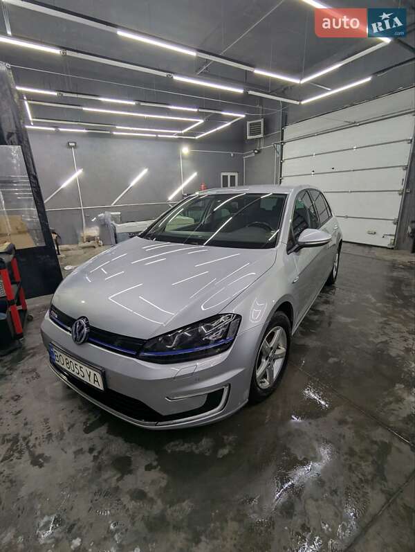 Volkswagen e-Golf 2016