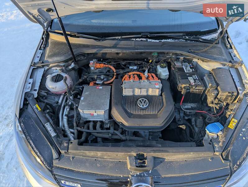 Хетчбек Volkswagen e-Golf 2016 в Тернополі фото 19 Хетчбек Volkswagen e-Golf 2016 в Тернополі