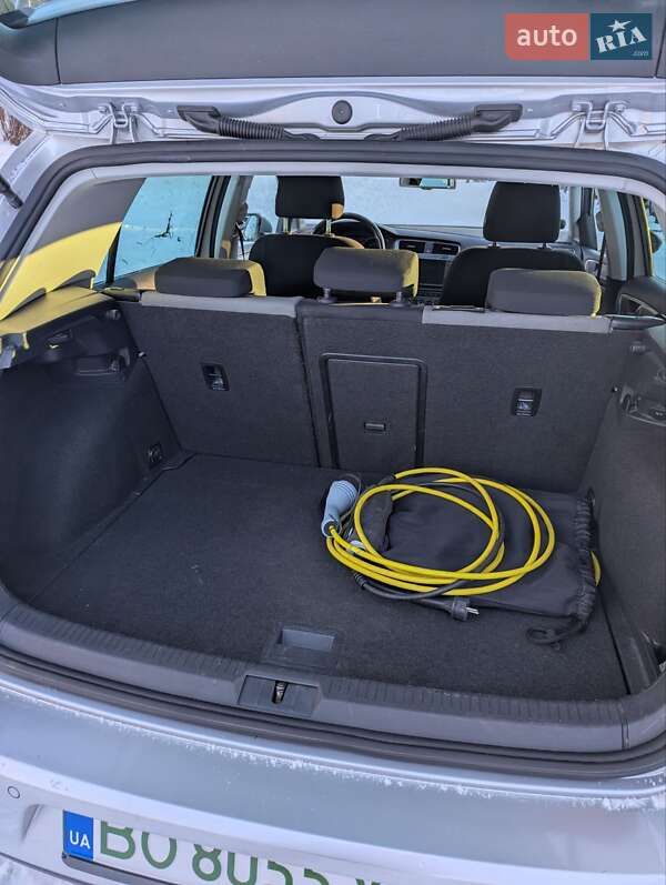 Хетчбек Volkswagen e-Golf 2016 в Тернополі фото 26 Хетчбек Volkswagen e-Golf 2016 в Тернополі