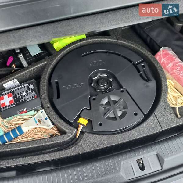 Хэтчбек Volkswagen e-Golf 2016 в Козельце