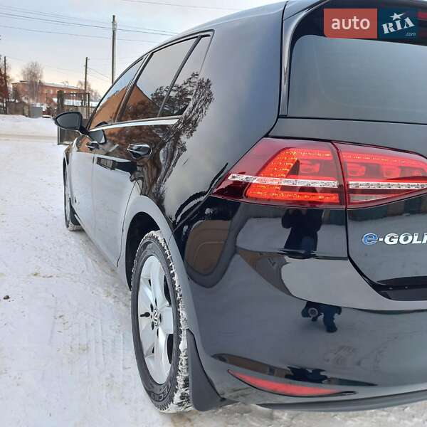 Хэтчбек Volkswagen e-Golf 2016 в Козельце