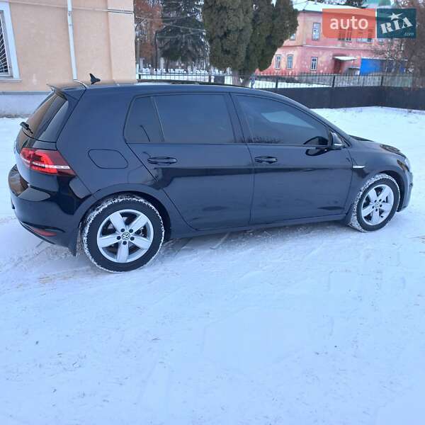 Хэтчбек Volkswagen e-Golf 2016 в Козельце