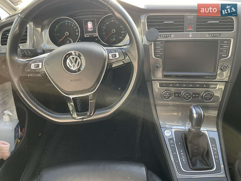 Хэтчбек Volkswagen e-Golf 2014 в Харькове фото 11 Хэтчбек Volkswagen e-Golf 2014 в Харькове