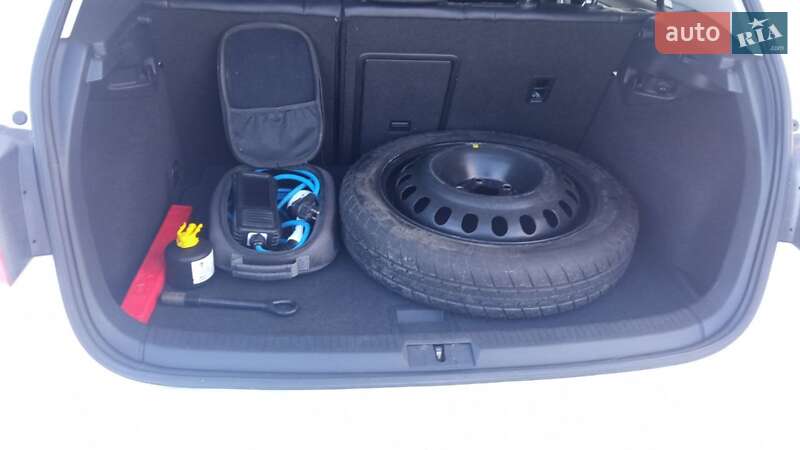 Хетчбек Volkswagen e-Golf 2014 в Житомирі