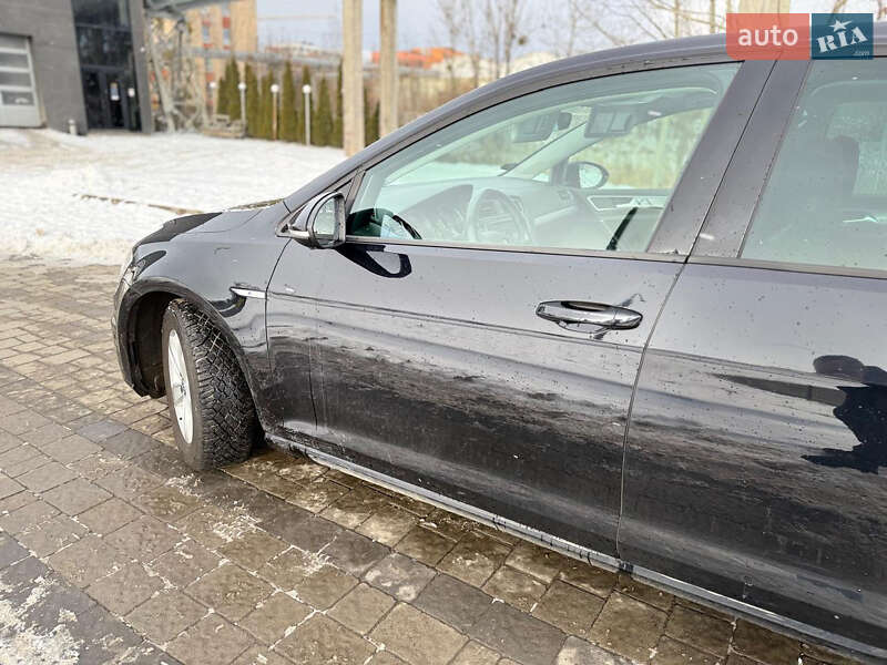 Хетчбек Volkswagen e-Golf 2016 в Львові