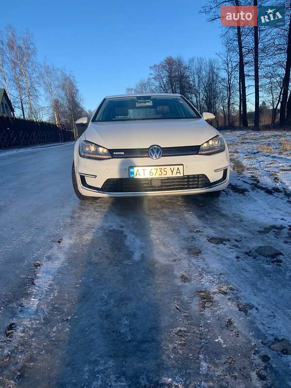 Хетчбек Volkswagen e-Golf 2014 в Івано-Франківську