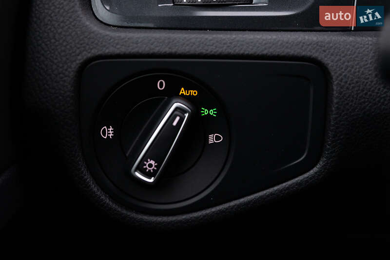 Хэтчбек Volkswagen e-Golf 2019 в Луцке фото 44 Хэтчбек Volkswagen e-Golf 2019 в Луцке