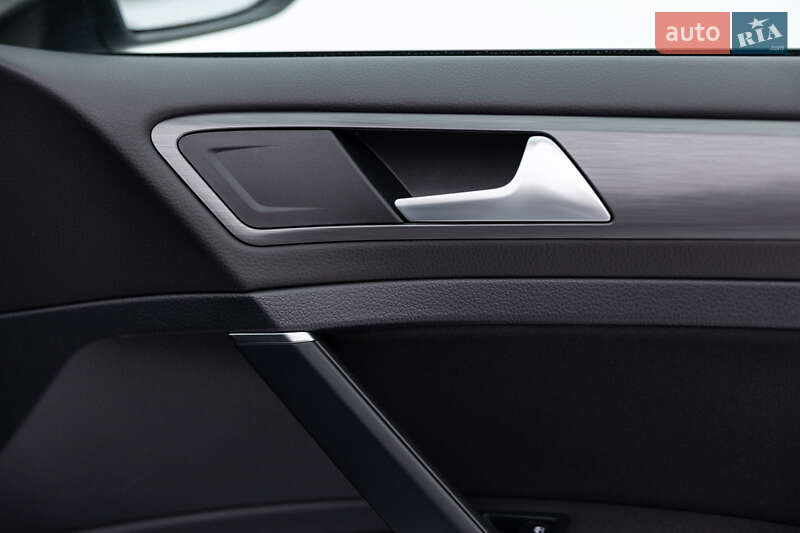 Хэтчбек Volkswagen e-Golf 2019 в Луцке фото 71 Хэтчбек Volkswagen e-Golf 2019 в Луцке