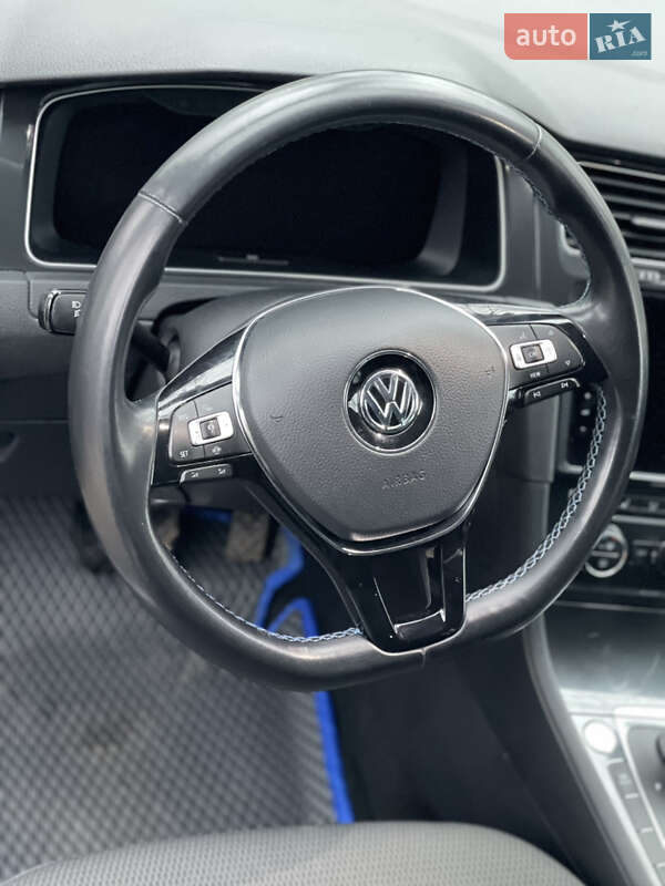 Хэтчбек Volkswagen e-Golf 2019 в Одессе фото 84 Хэтчбек Volkswagen e-Golf 2019 в Одессе