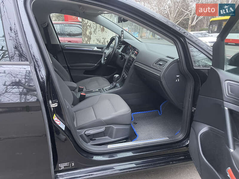 Хэтчбек Volkswagen e-Golf 2019 в Одессе фото 78 Хэтчбек Volkswagen e-Golf 2019 в Одессе