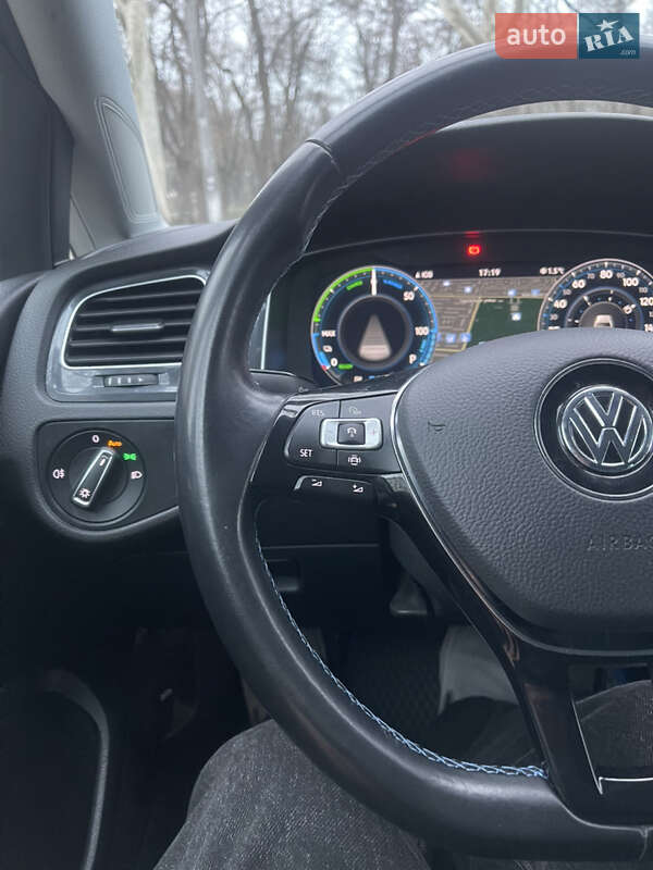 Хэтчбек Volkswagen e-Golf 2019 в Одессе фото 71 Хэтчбек Volkswagen e-Golf 2019 в Одессе