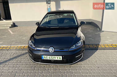 Хетчбек Volkswagen e-Golf 2015 в Дніпрі