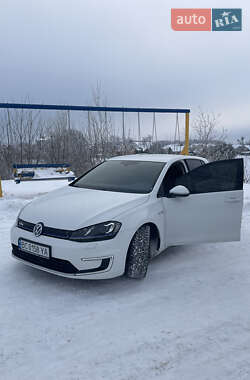 Хэтчбек Volkswagen e-Golf 2015 в Львове