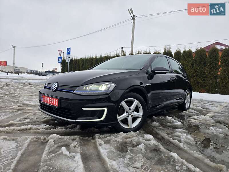 Volkswagen e-Golf 2015