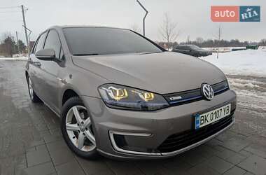 Хэтчбек Volkswagen e-Golf 2015 в Здолбунове