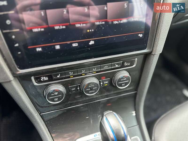 Хэтчбек Volkswagen e-Golf 2019 в Ивано-Франковске