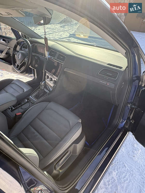 Хэтчбек Volkswagen e-Golf 2017 в Пятихатках