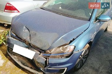 Хэтчбек Volkswagen e-Golf 2015 в Киеве