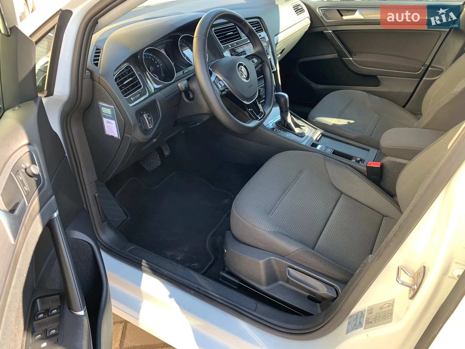 2019 Volkswagen Golf - мініатюра 18