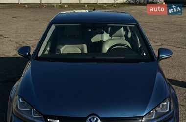 Хетчбек Volkswagen e-Golf 2015 в Чернівцях