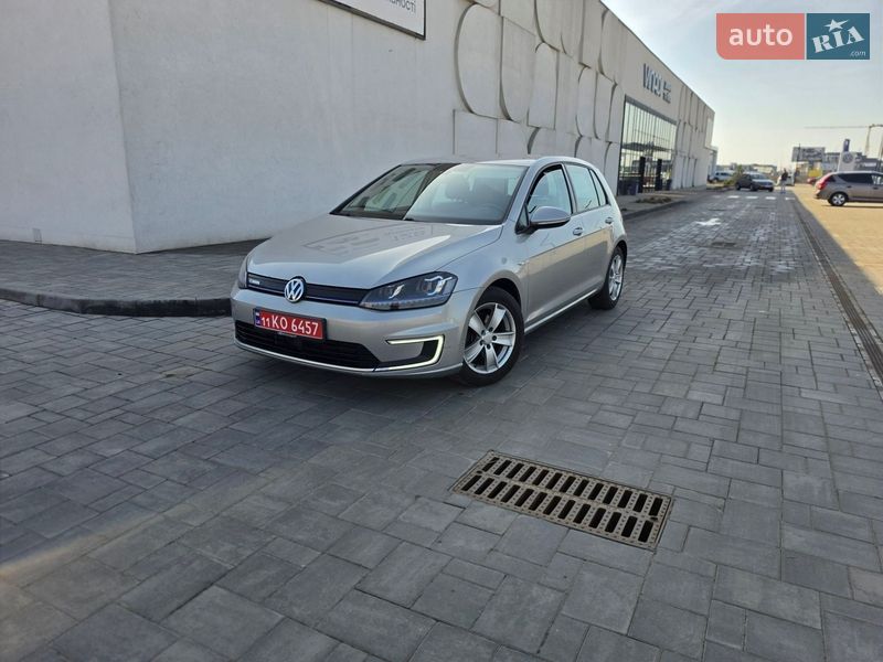 Volkswagen e-Golf 2015
