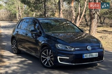 Хетчбек Volkswagen e-Golf 2015 в Дніпрі