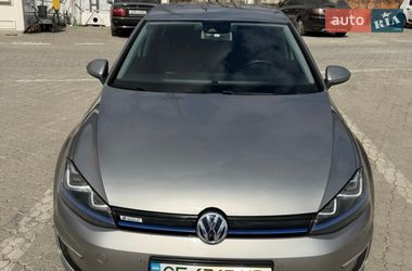 Хэтчбек Volkswagen e-Golf 2014 в Черновцах