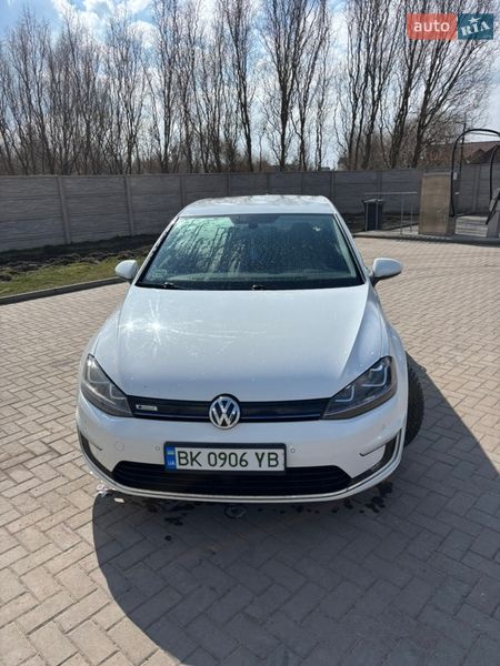 Хэтчбек Volkswagen e-Golf 2014 в Рожище