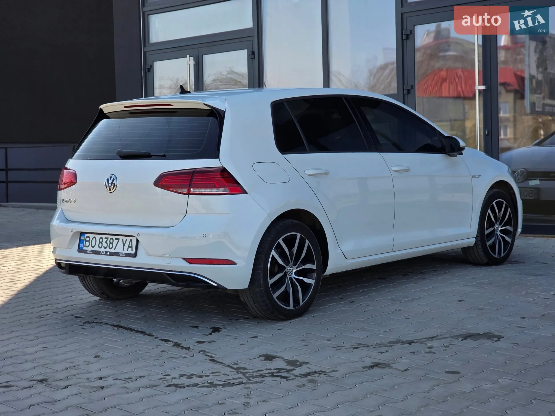 2020 Volkswagen Golf - мініатюра 2