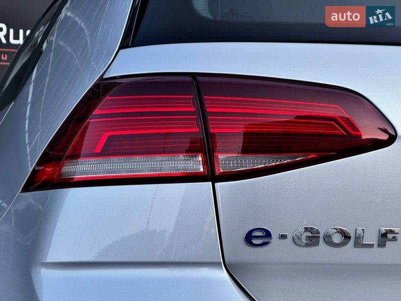 Хэтчбек Volkswagen e-Golf 2019 в Киеве