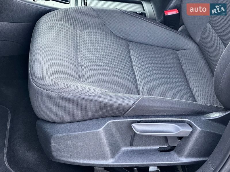 Хэтчбек Volkswagen e-Golf 2019 в Киеве