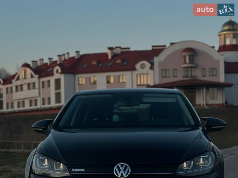 Volkswagen e-Golf 2015