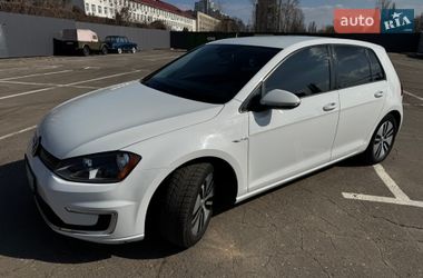 Хетчбек Volkswagen e-Golf 2015 в Києві