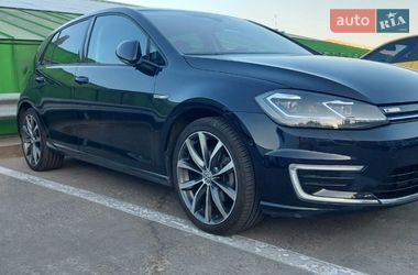Хэтчбек Volkswagen e-Golf 2019 в Киеве