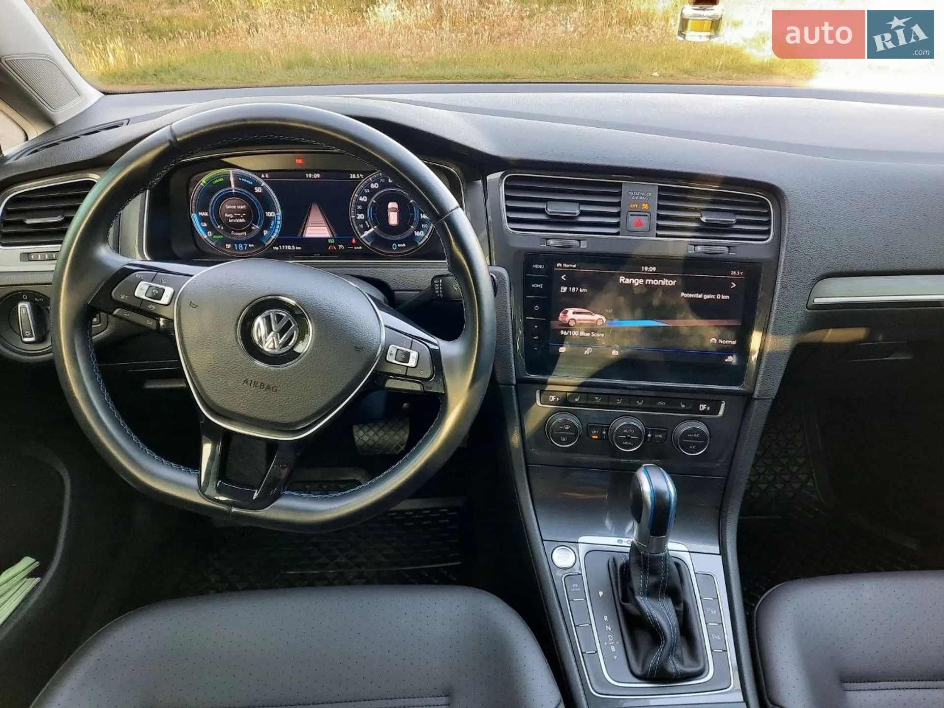2019 Volkswagen Golf - мініатюра 2