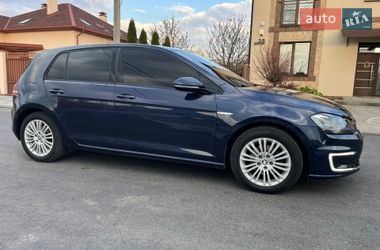 Хэтчбек Volkswagen e-Golf 2015 в Ужгороде