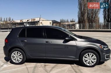 Хетчбек Volkswagen e-Golf 2018 в Києві