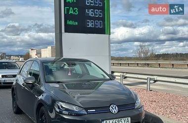 Хетчбек Volkswagen e-Golf 2015 в Ходосівкі